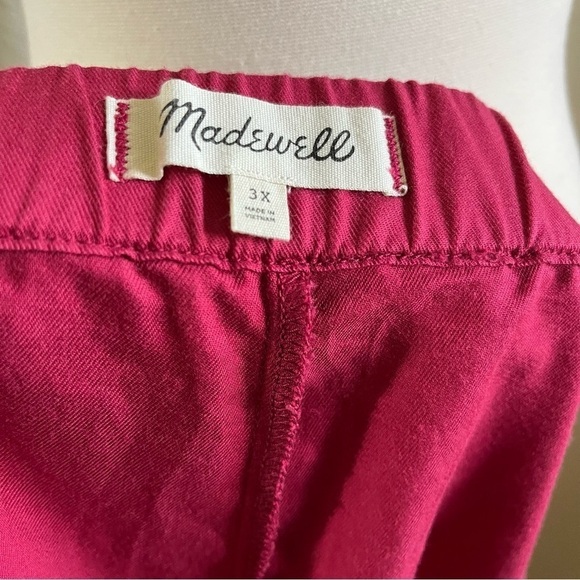 Madewell Red Pull On Cotton Blend Shorts with Pockets
Size 3X - Picture 6 of 6
